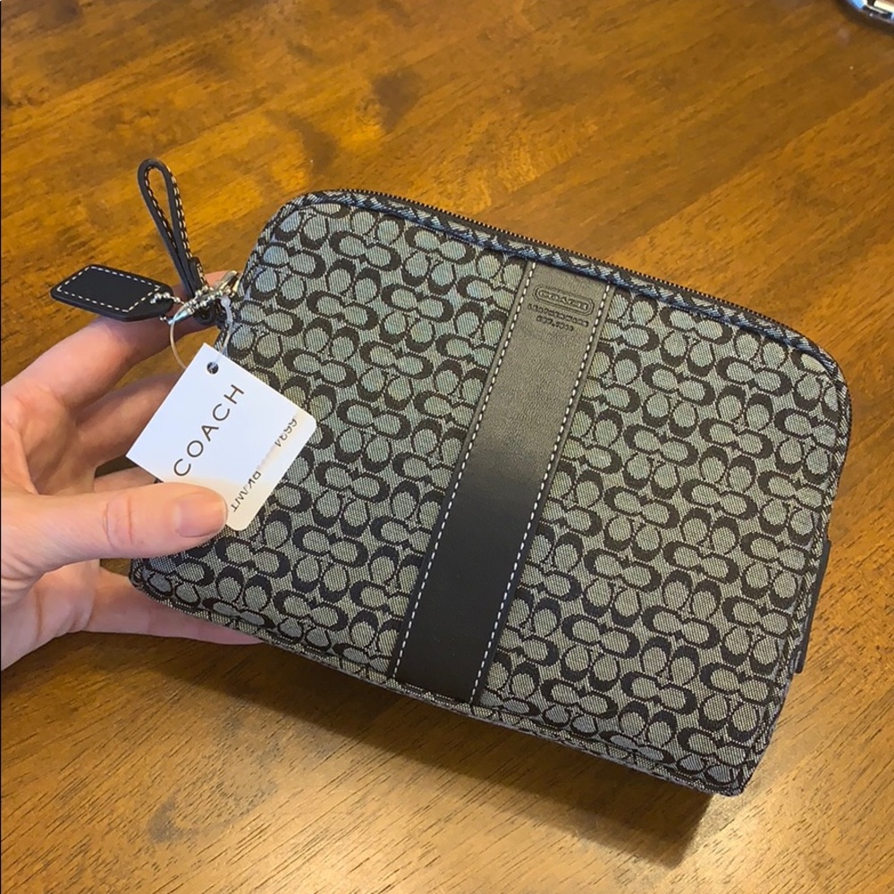 NWT Fabulous Coach Makeup Bag 🖤